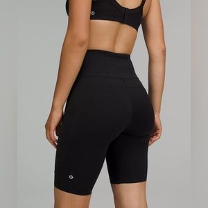 NWT Lululemon Fast and Free High-Rise Short 10" Size 6 black